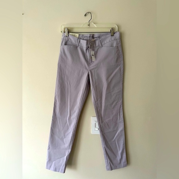 The Slim City Khakis by Gap Size 2R Crop Pants Coupe Urbaine Etroite Lilac NWT - Picture 1 of 16
